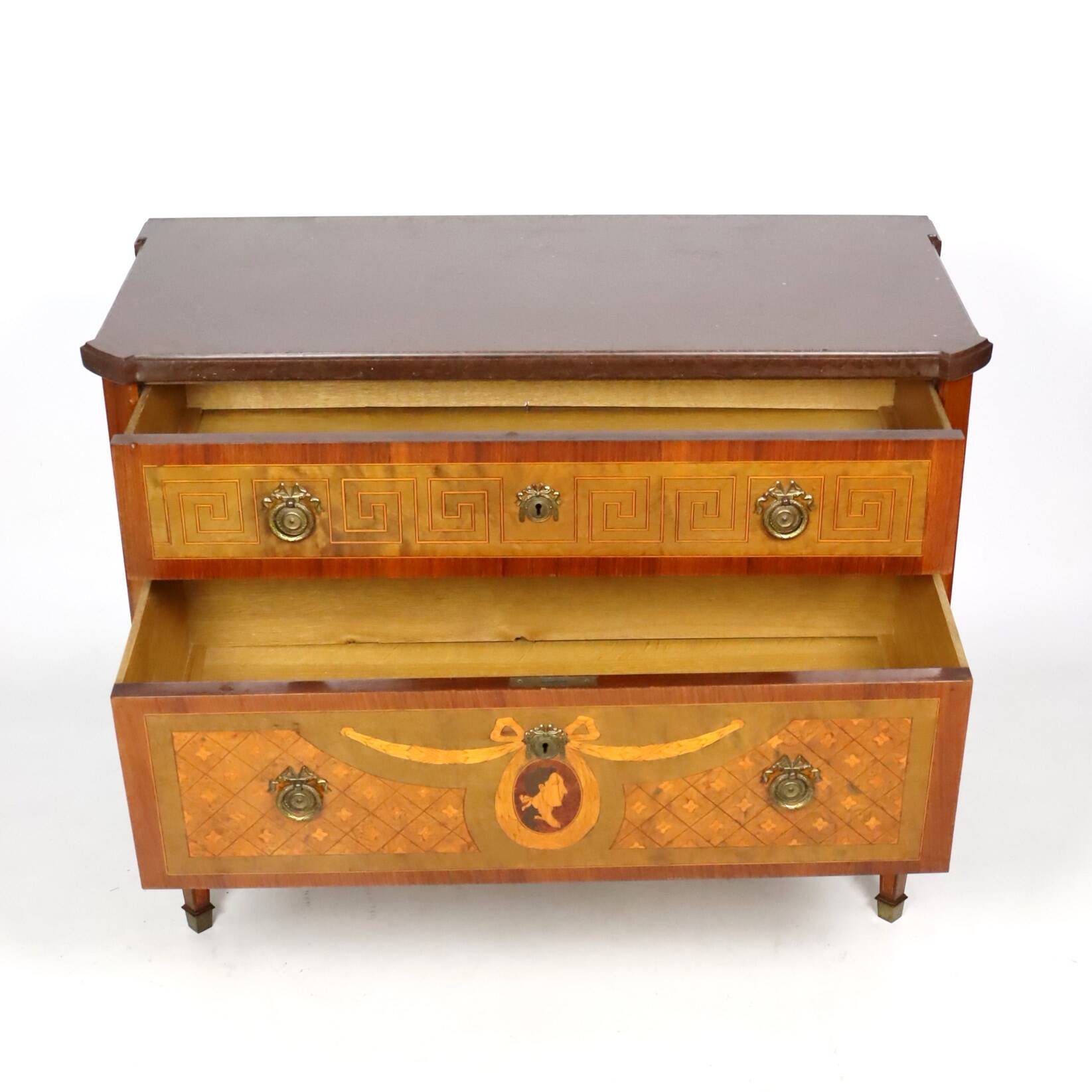 Commode de style Gustavien