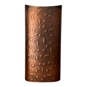 Brutalist copper vase from mid-century Mussbach, 1960s.
