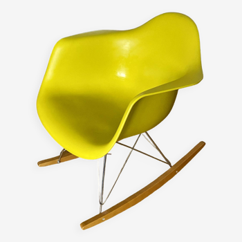 Eams rocking chair mustard yellow Vitra edition