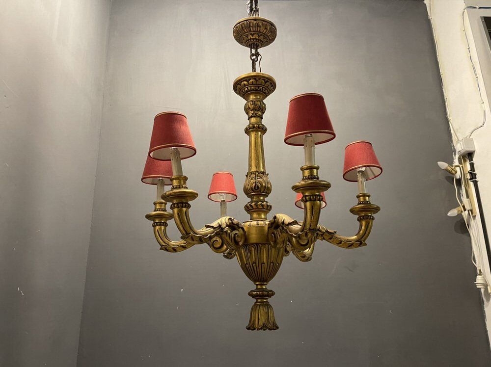Lustre en bois doré doré