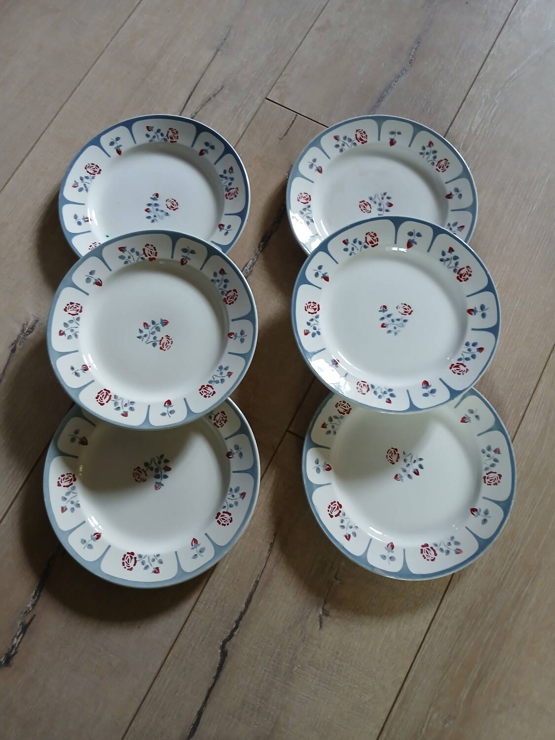 6 antique Saint Amand dessert plates