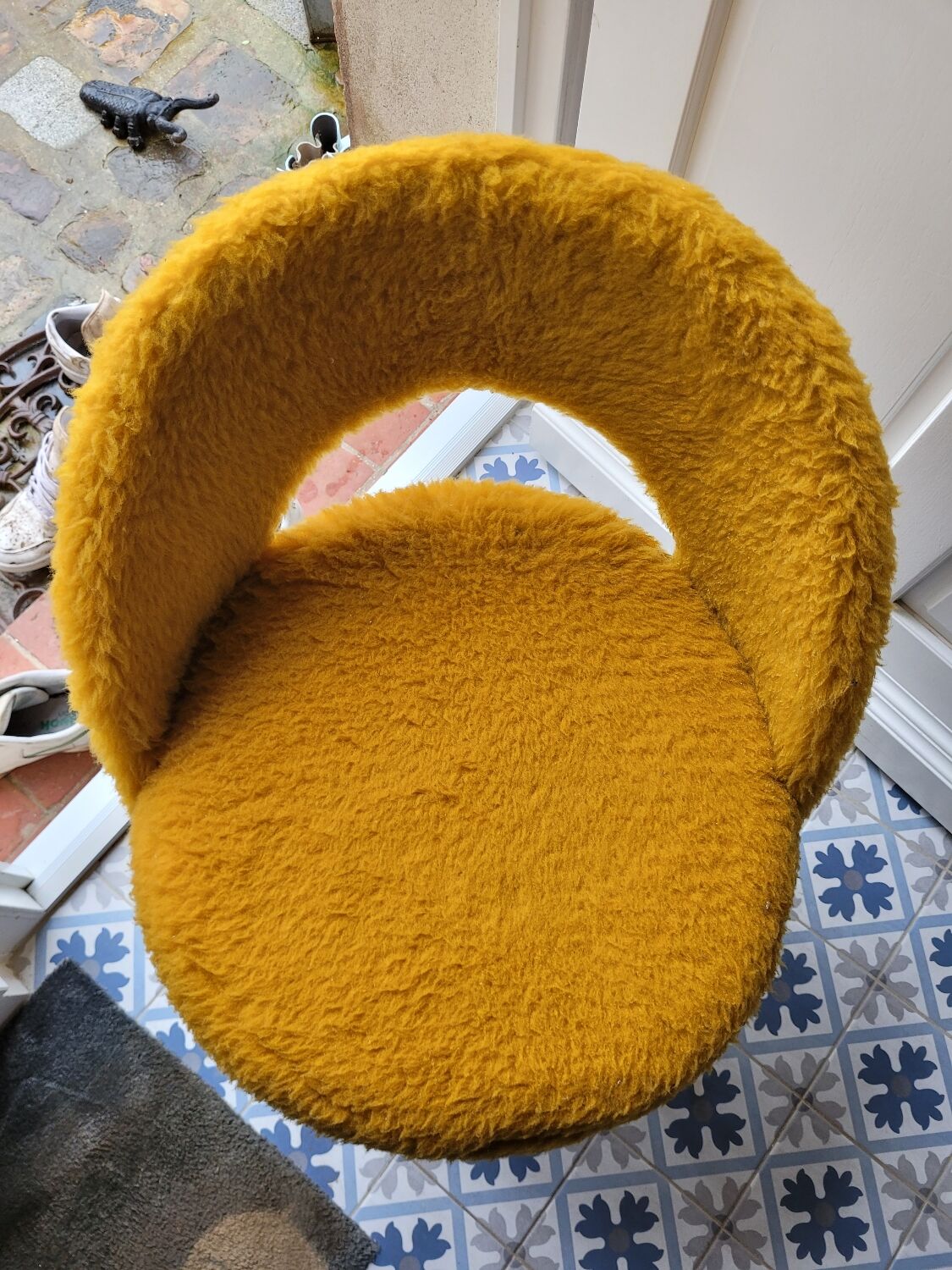 Mustard moumoute armchair
