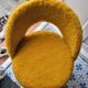 Fauteuil moumoute moutarde