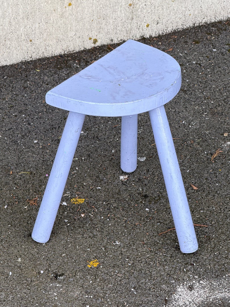 Child's half-moon stool – Handmade – Furniture – Painted lilac wood