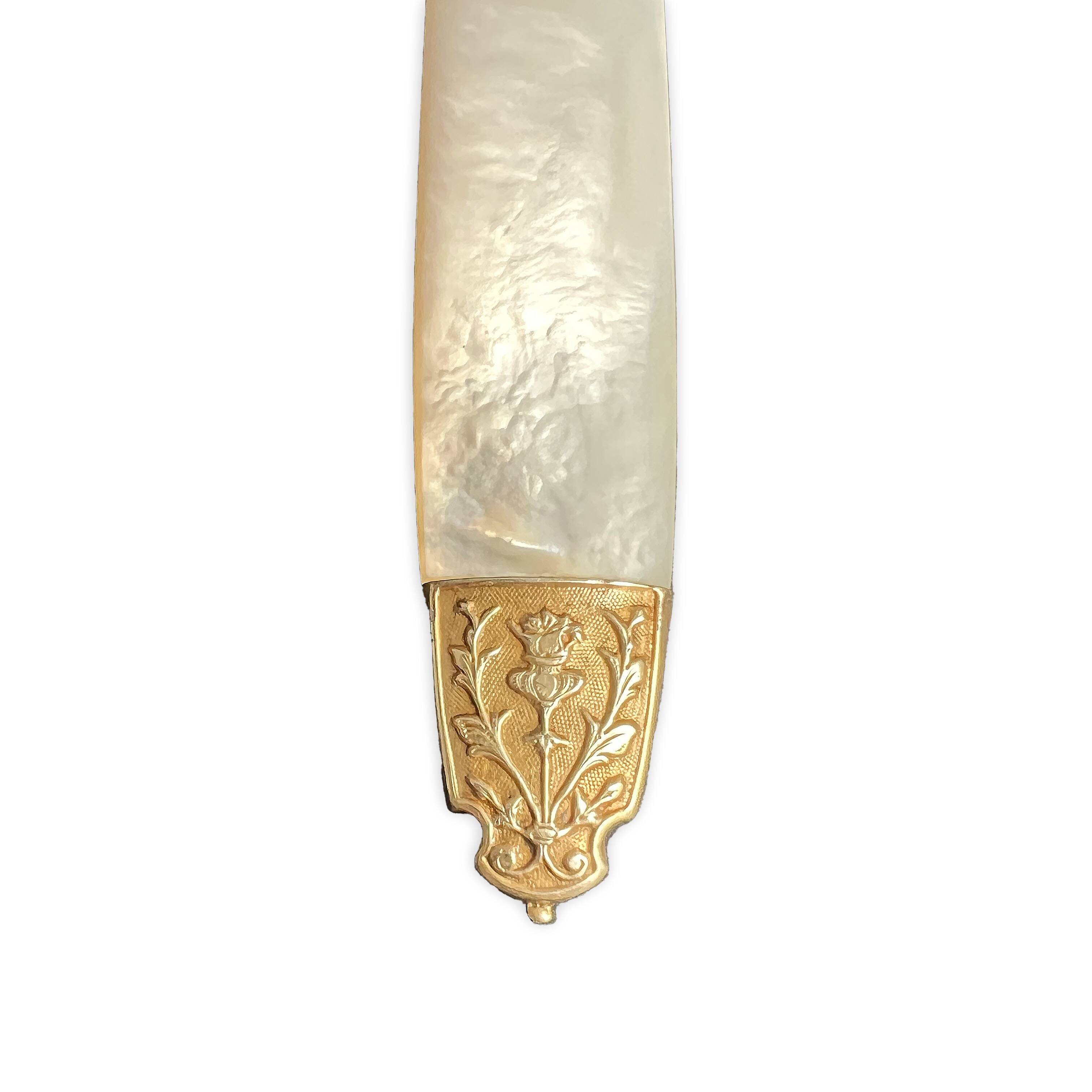 10 fruit knives in silver-plated mother-of-pearl and vermeil