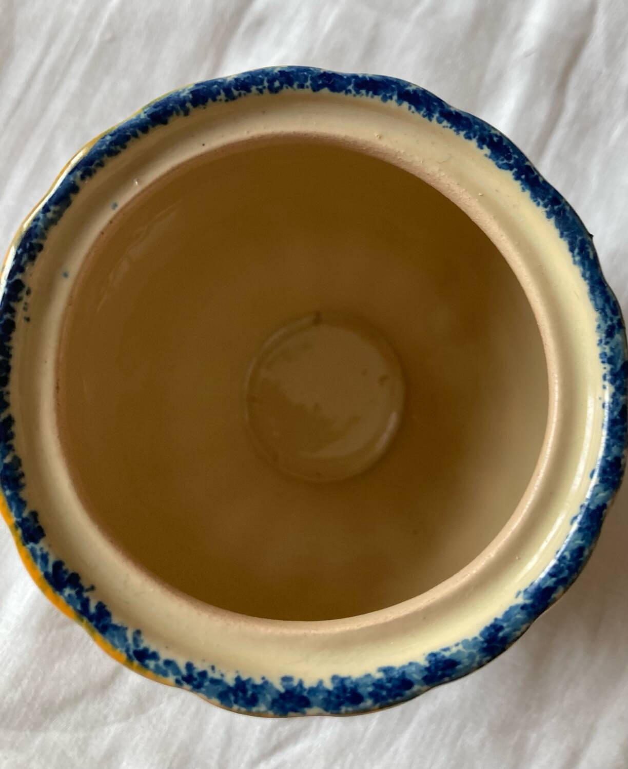 Henriot-Quimper faience sugar bowl in excellent condition.