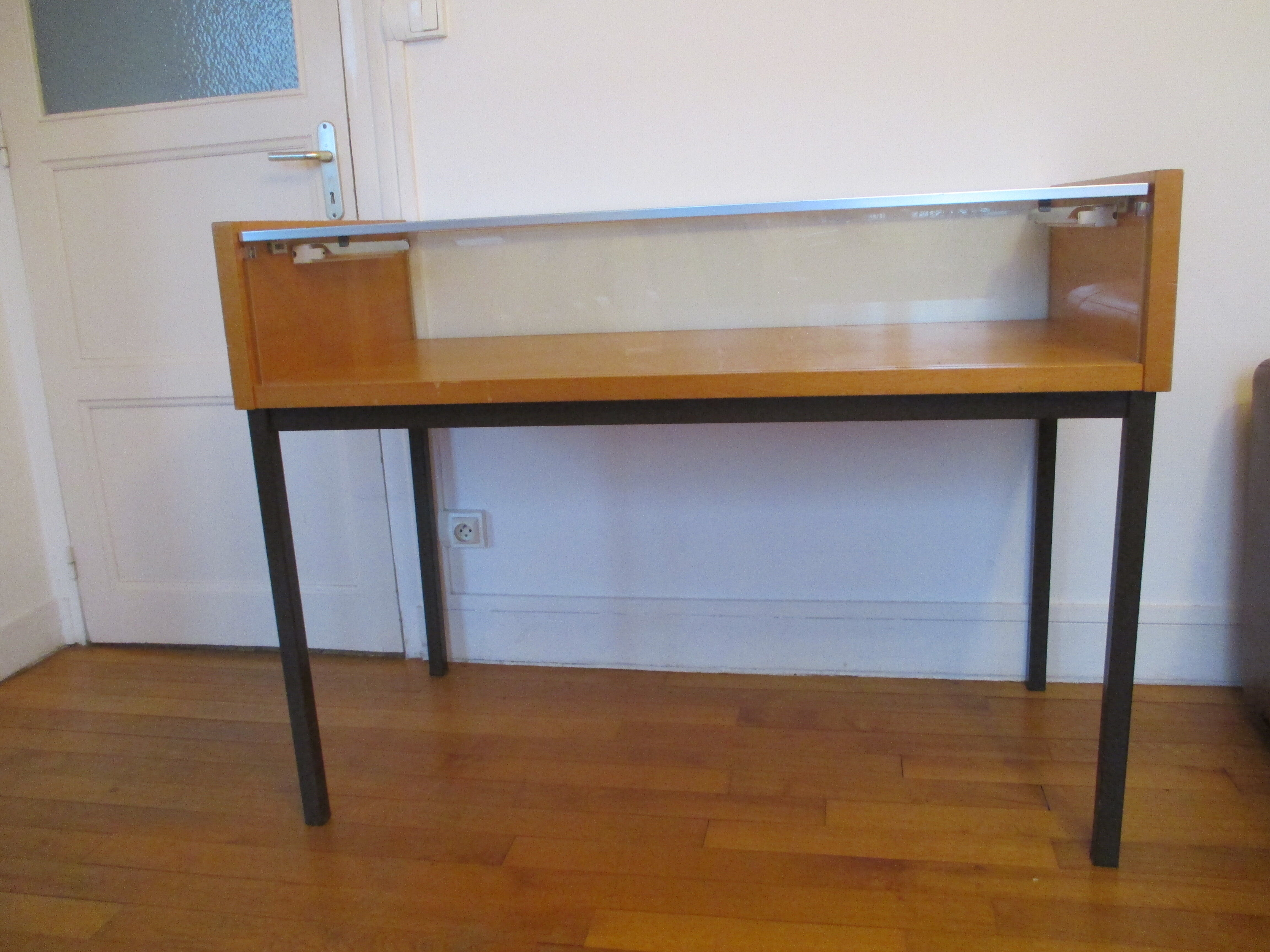 Vintage console showcase furniture