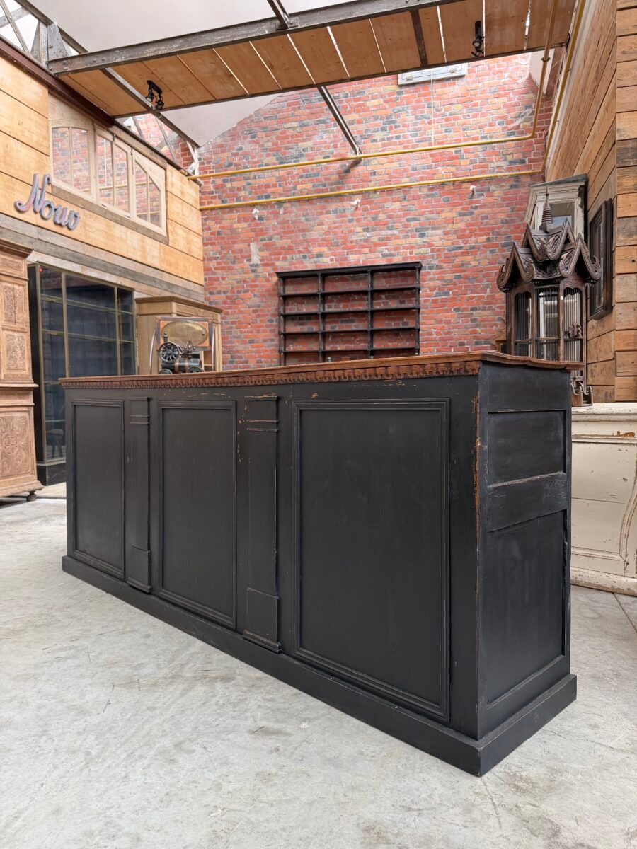 Trading counter early 20th century