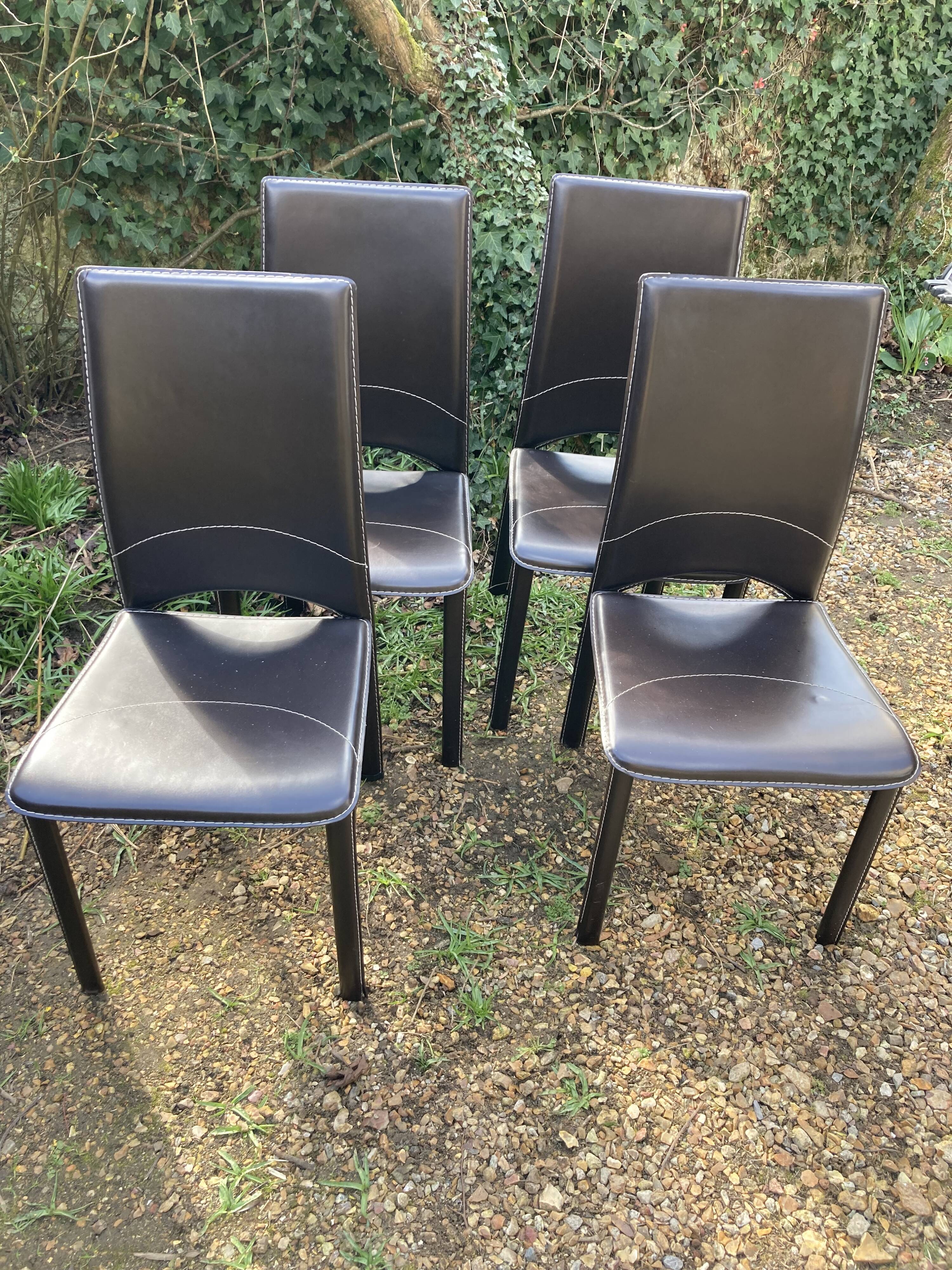 Lot de 4 chaises vintage cuir