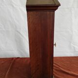 Showcase to pose nineteenth century walnut