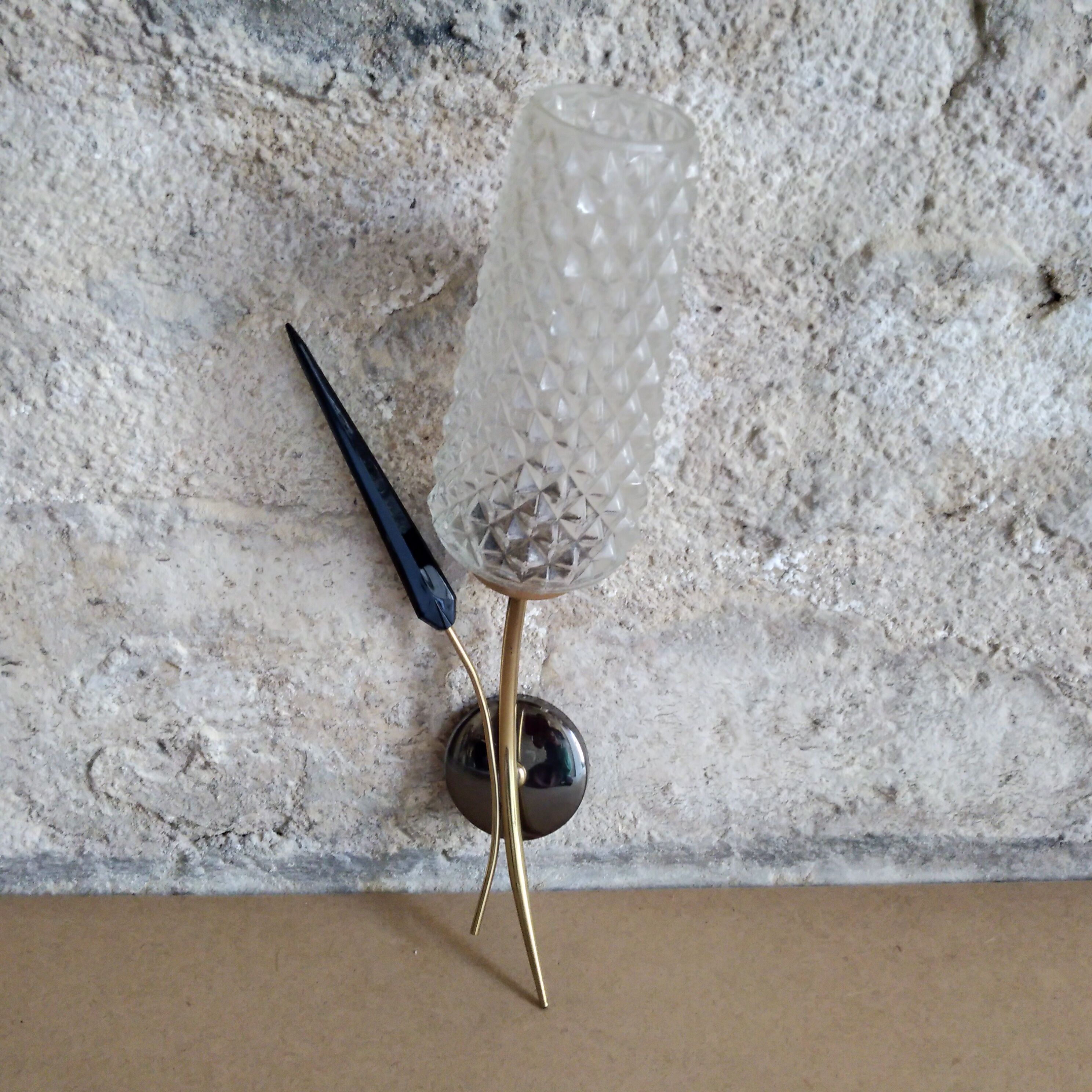 Apply black arrow 1950