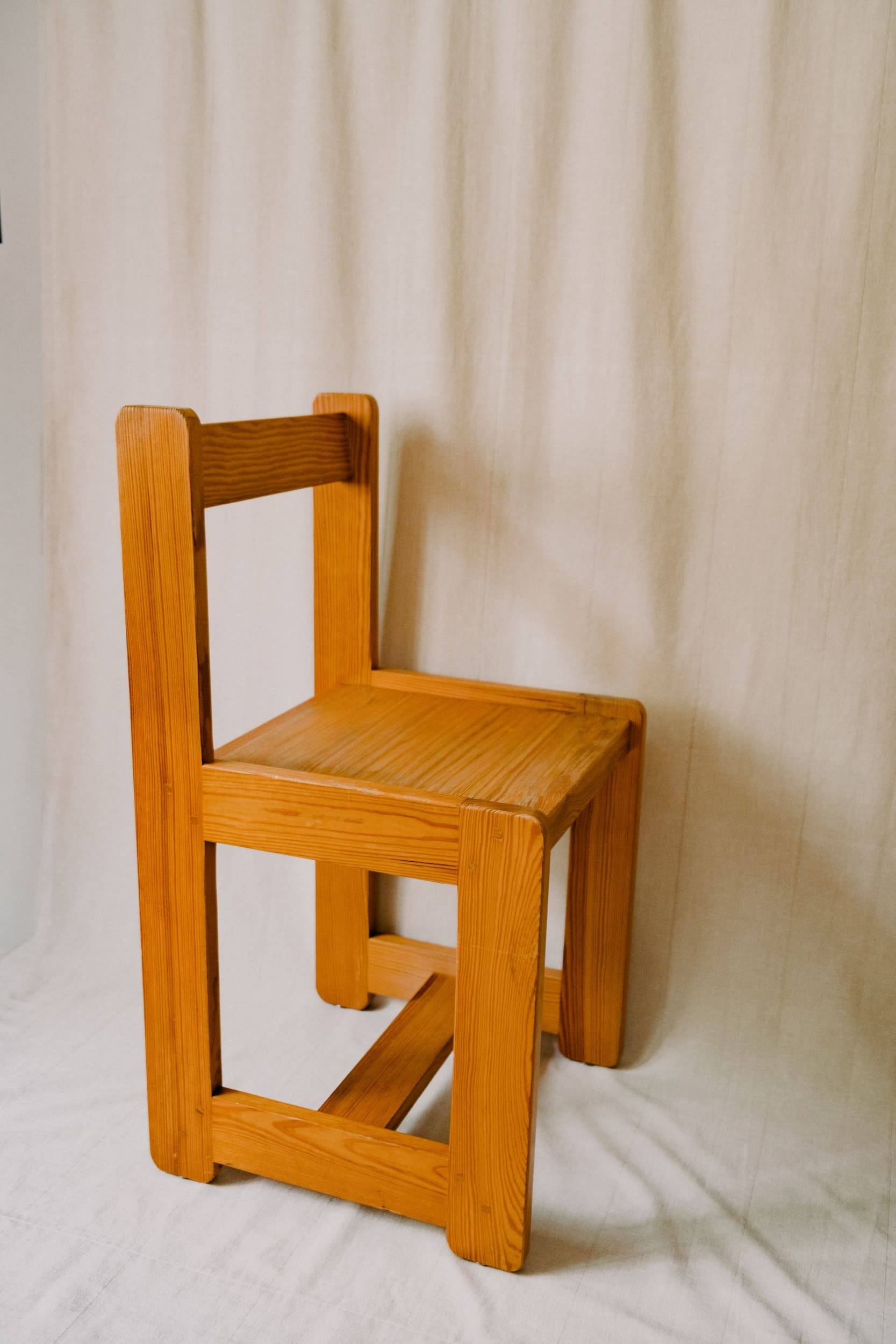 Cubist chair in solid pine - Brutalist style, 1970s