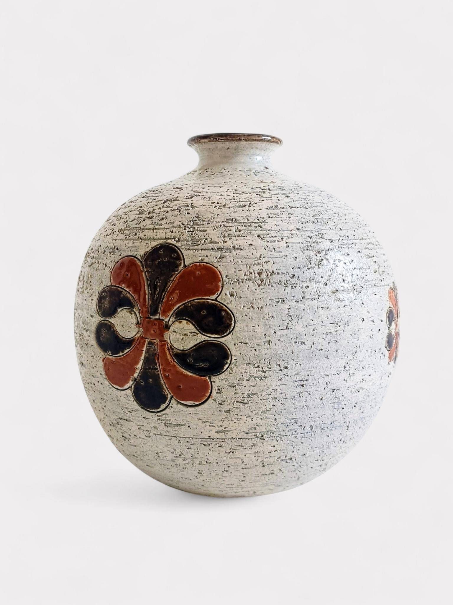 Bitossi by Aldo Londi Chamotte Ball Vase, Italy, 1960s