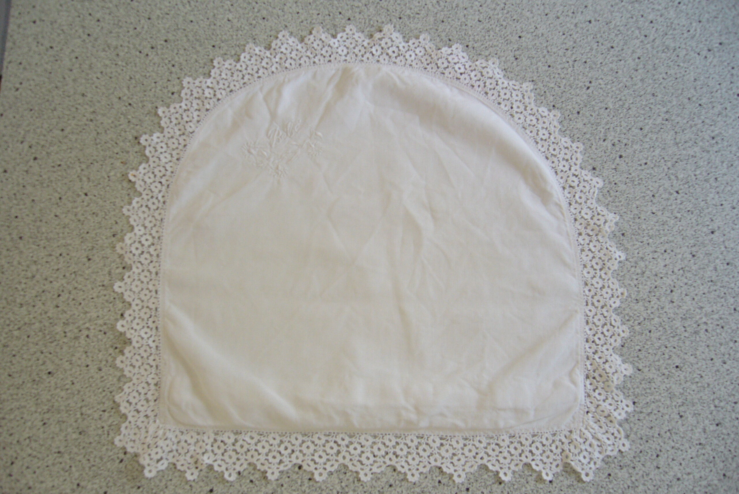 1900 lace children's pillowcase