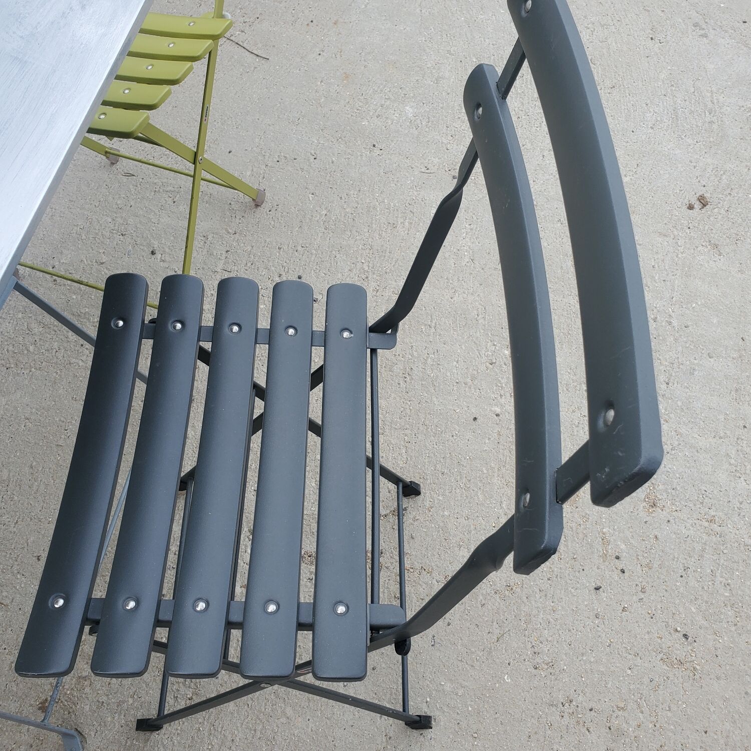 Garden furniture square table 4 folding chairs