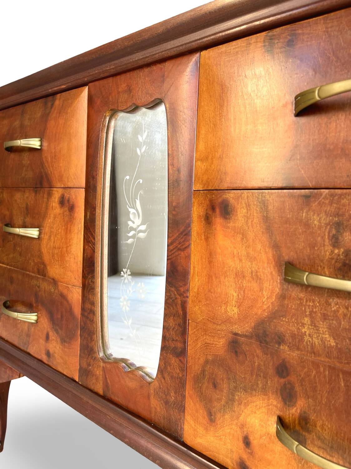 An art deco Italian chest of drawers, Italy 1940s/1950s