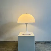Lampe de table D-2128 par Raak Amsterdam, Pays-Bas, années 1970.