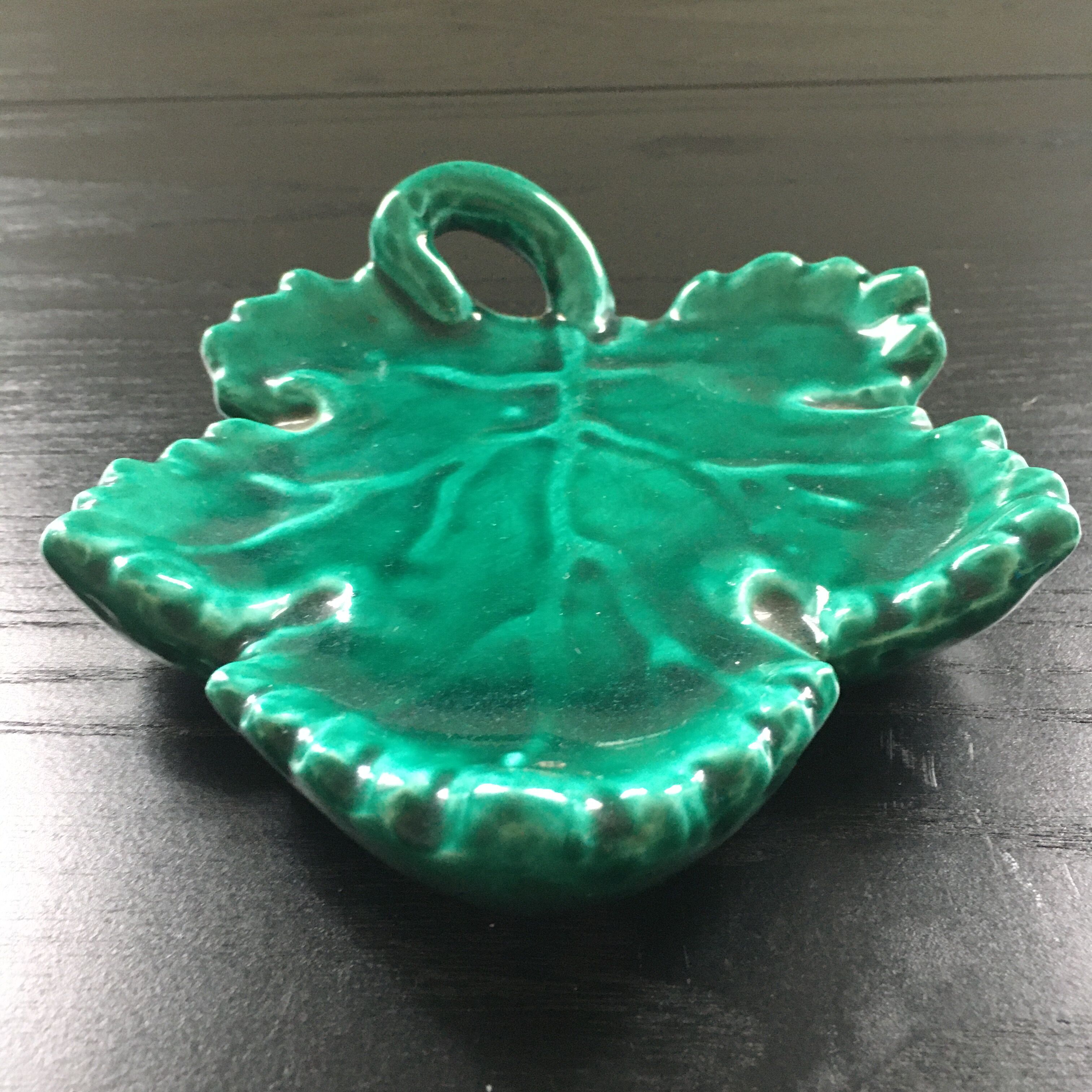 Empty vine leaf pocket