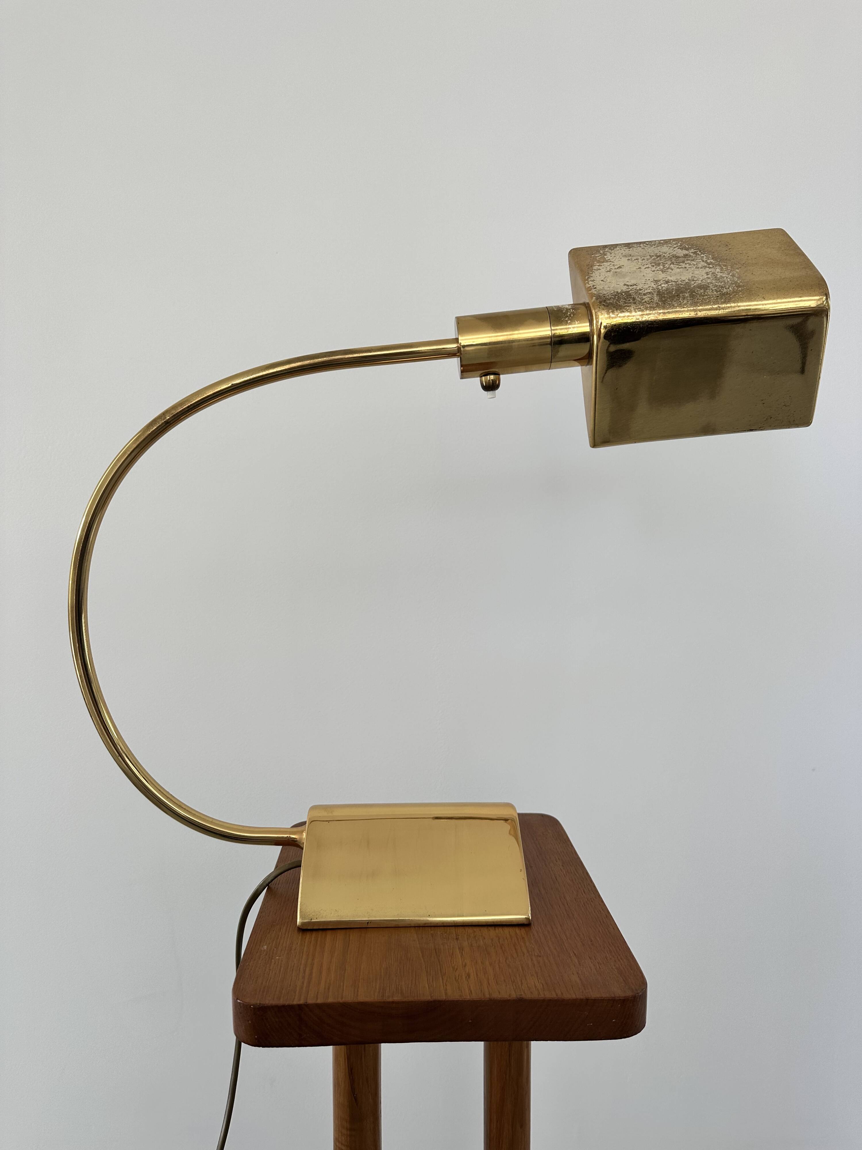 Lampe design de bureau ou de table Vintage en laiton de Boulanger Belgique 1970