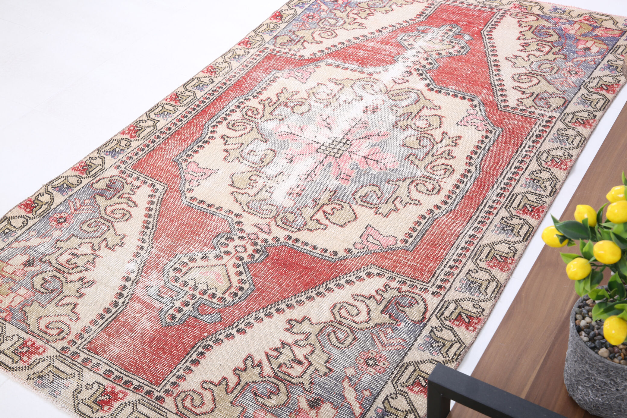 4x7 madallion faded oushak rug, 220x132cm