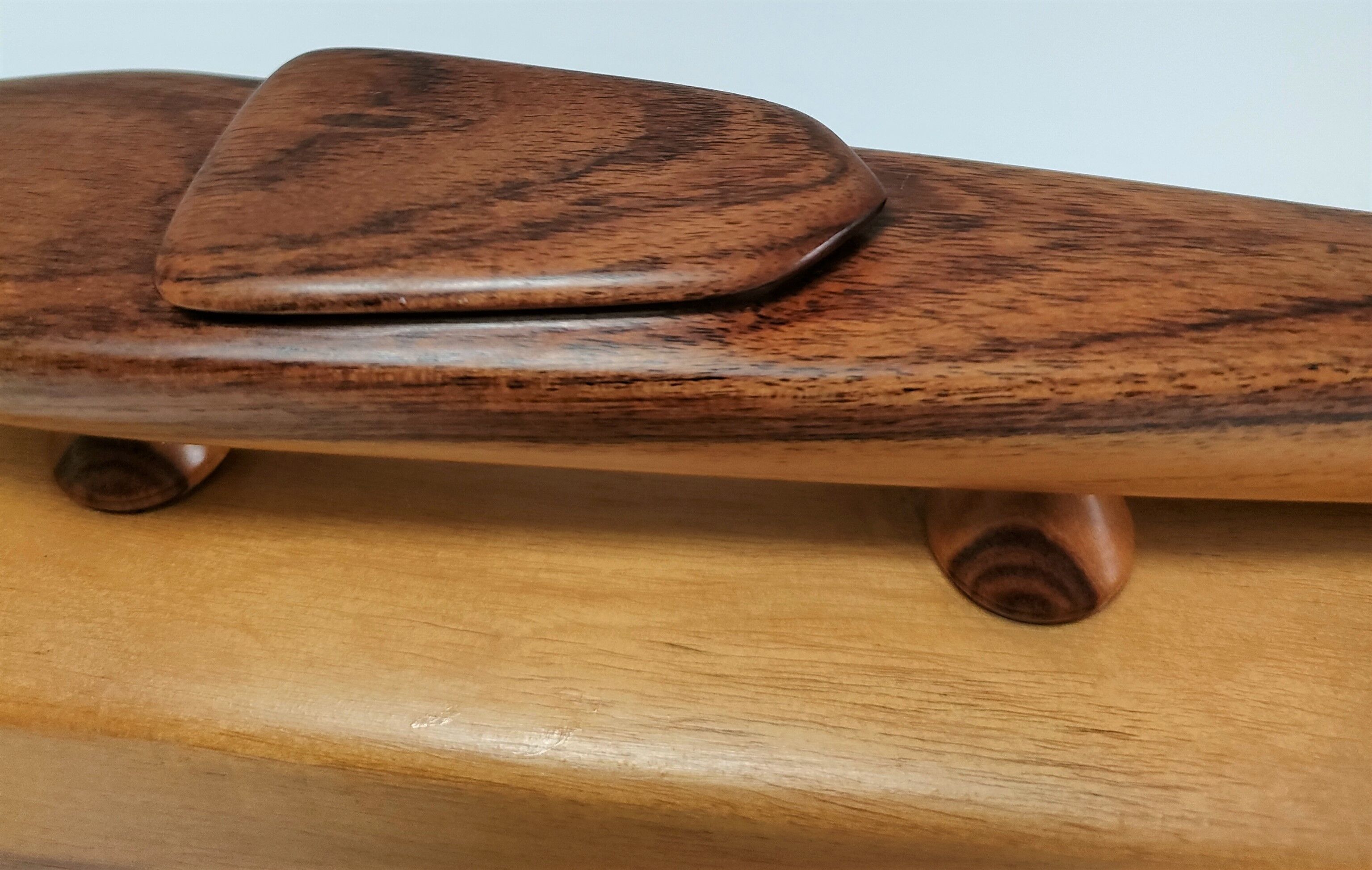Kayak scale model violet wood