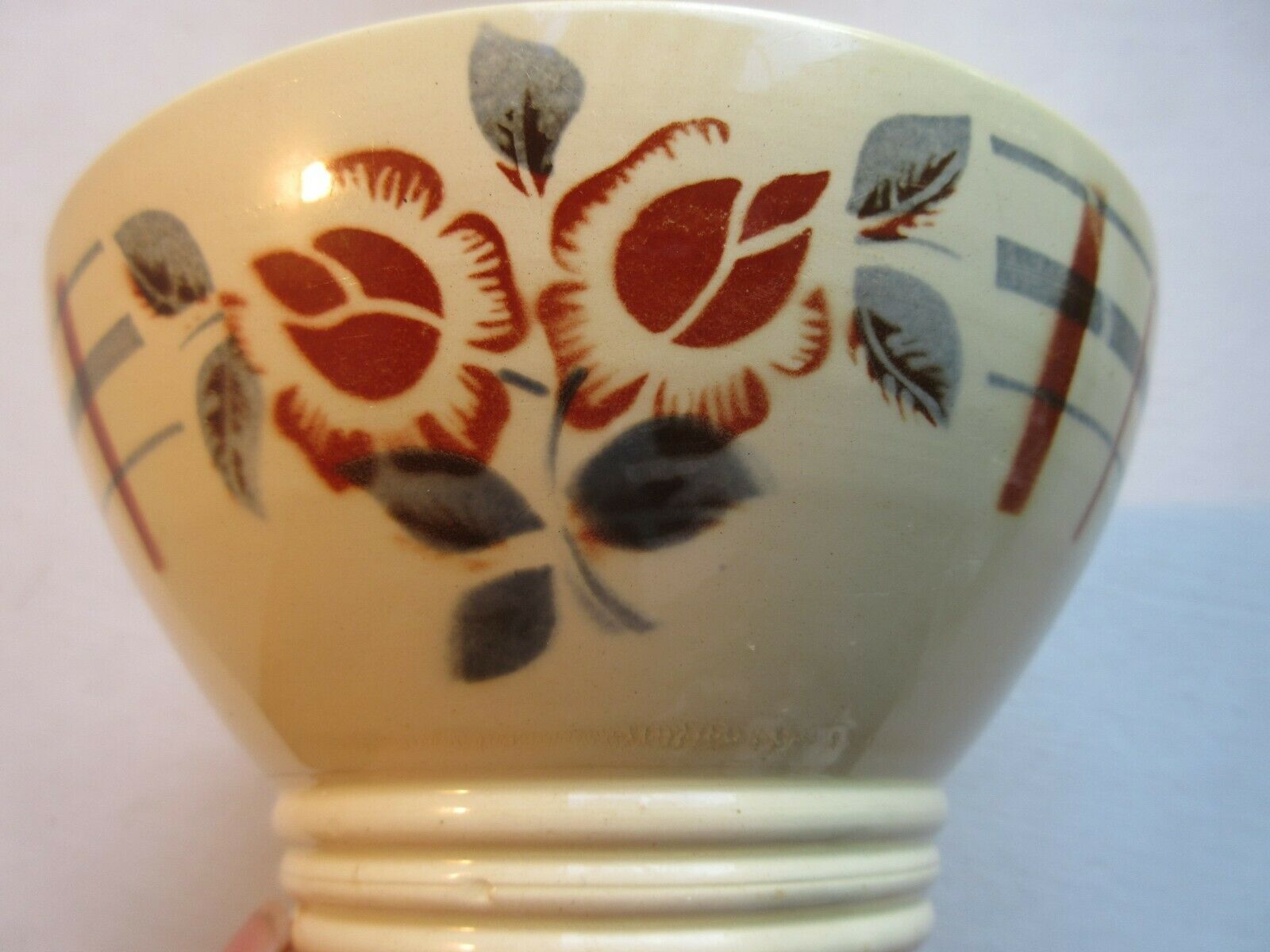 Former Art Deco bowl by Digoin Sarreguemines flower decoration and trellis