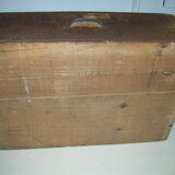 Old wooden Nesle case