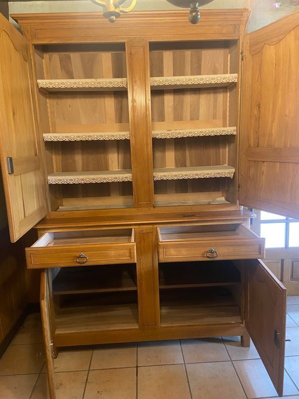 Beautiful two-body oak sideboard.