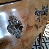 Curved Louis XV chest of drawers