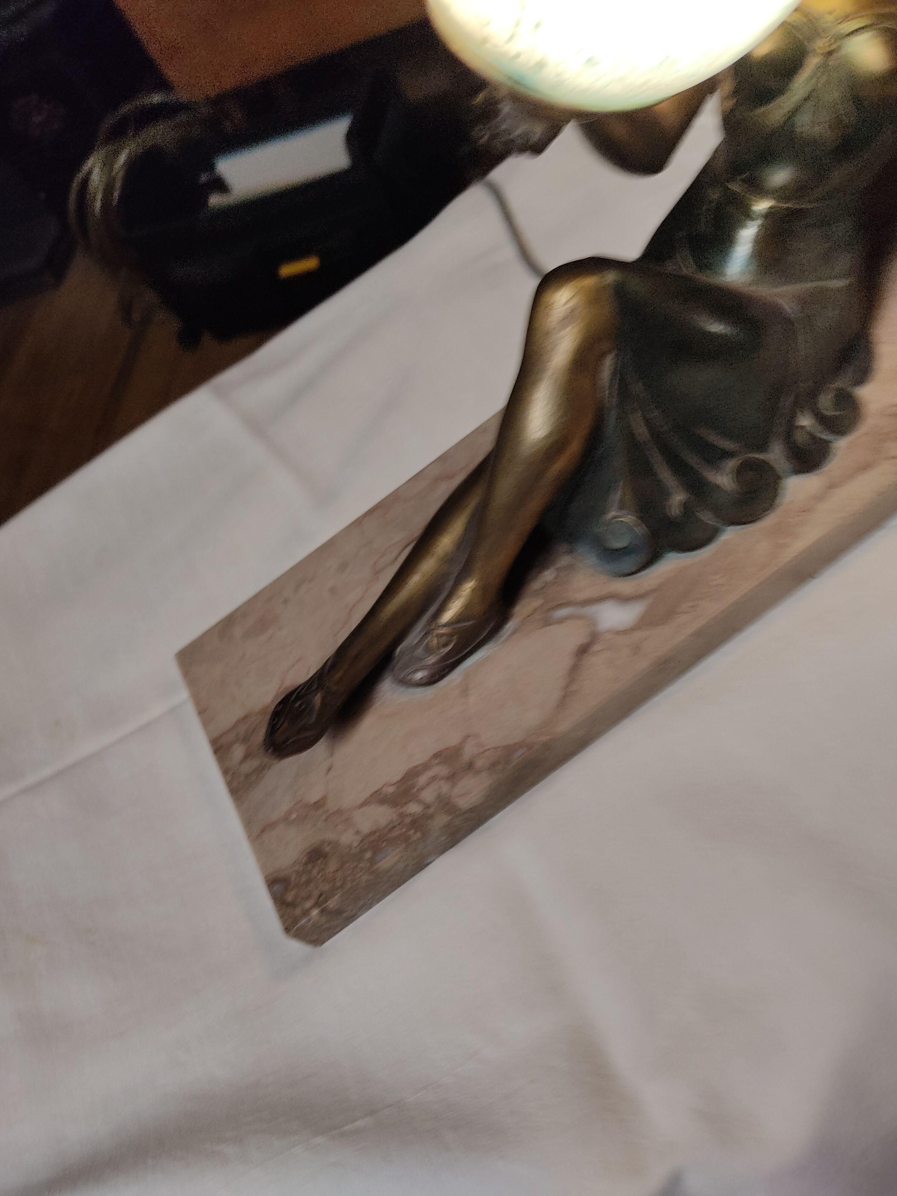 Women's lamp bronze and marble