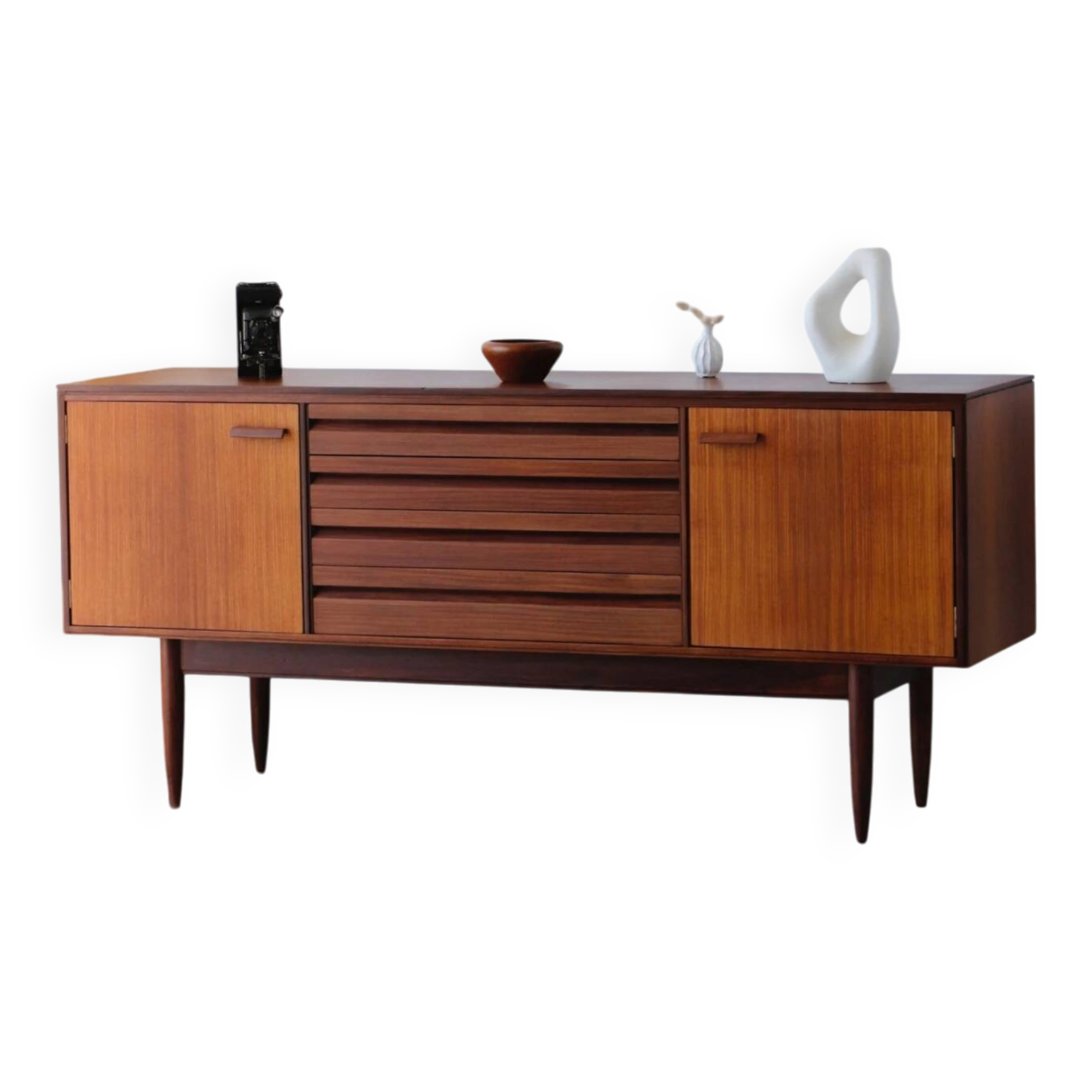 British modernist enfilade White & Newton | Iconic design