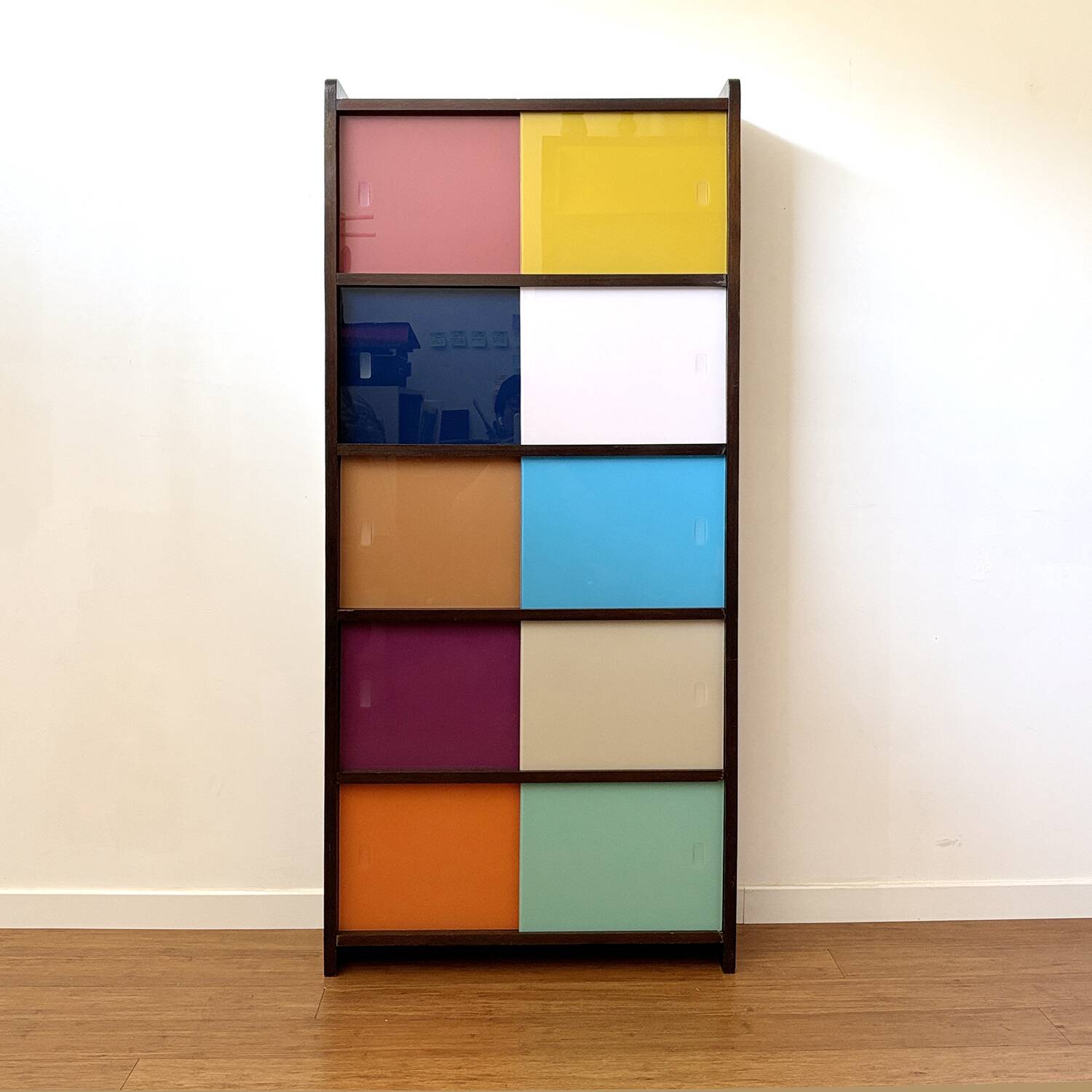 1960s bookcase in multi-colored tinted glass – Modular design