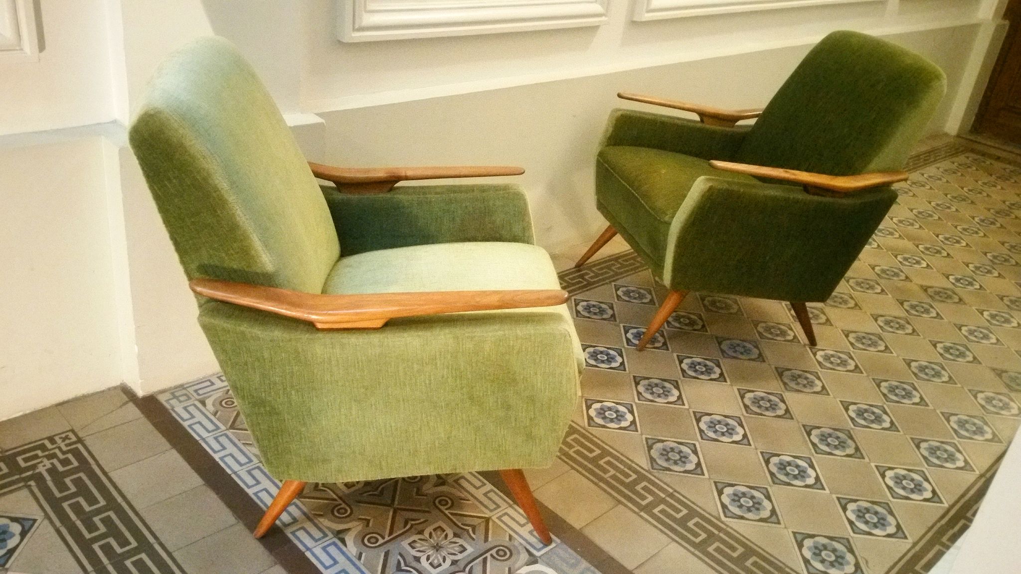 Lot of 2 armrests 50s/60s teak club chairs