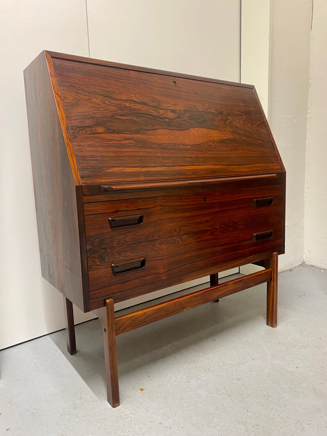 Rosewood desk, model 68 by Arne Wahl Iversen for Vinde Mobelfabrik