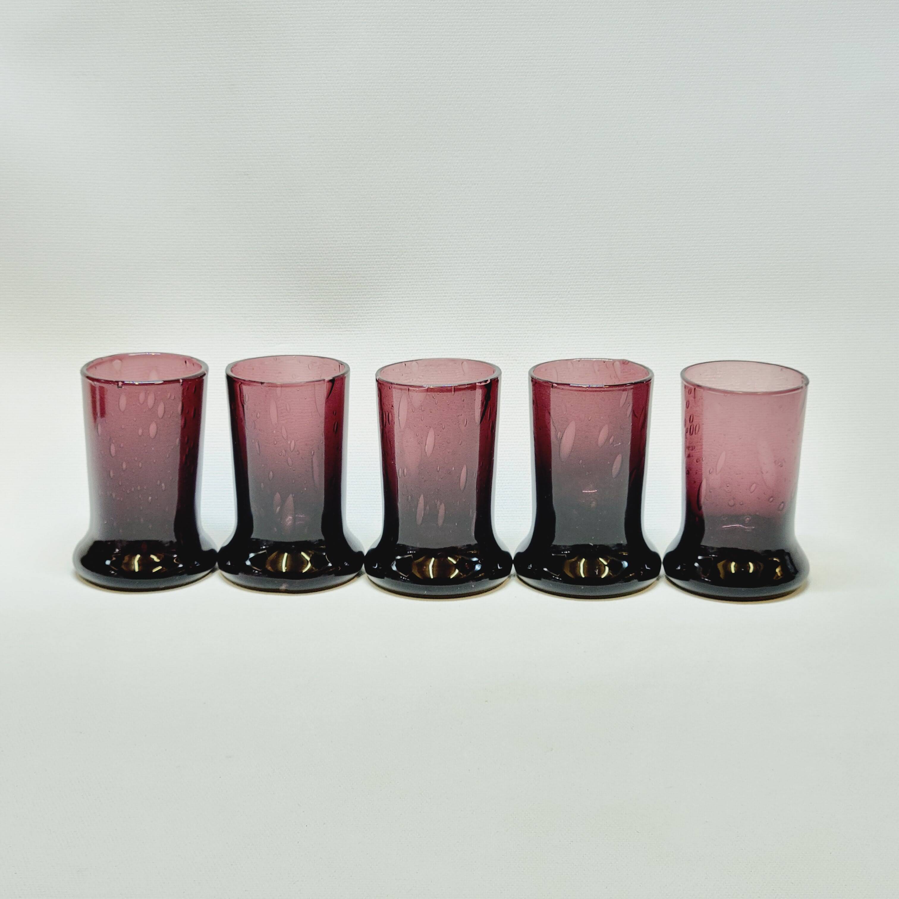 5 Small Liqueur Glasses Vodka Cups in Bubble Blown Glass Plum Biot?