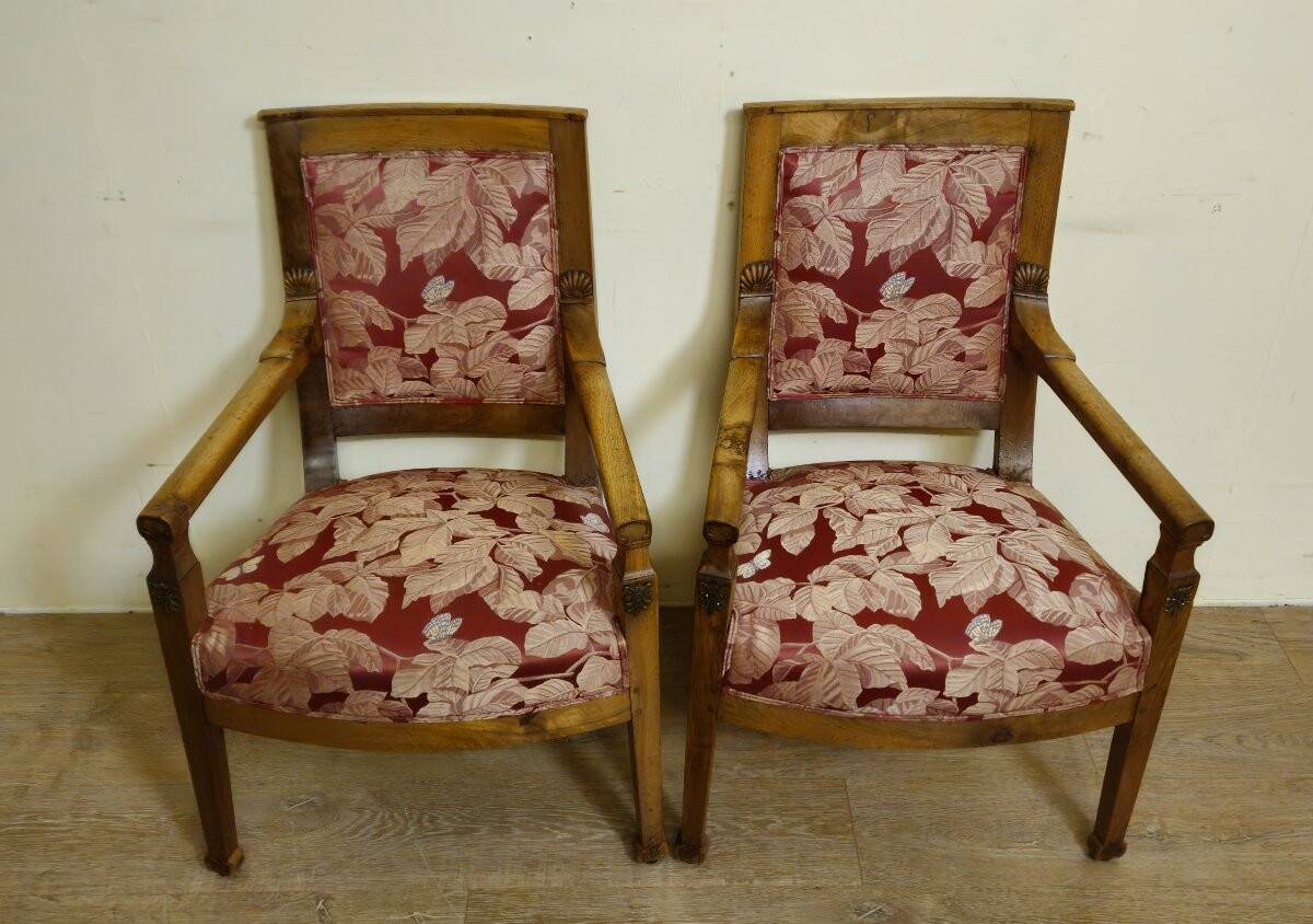 Paire de fauteuils anciens en noyer – époque Empire, Restauration