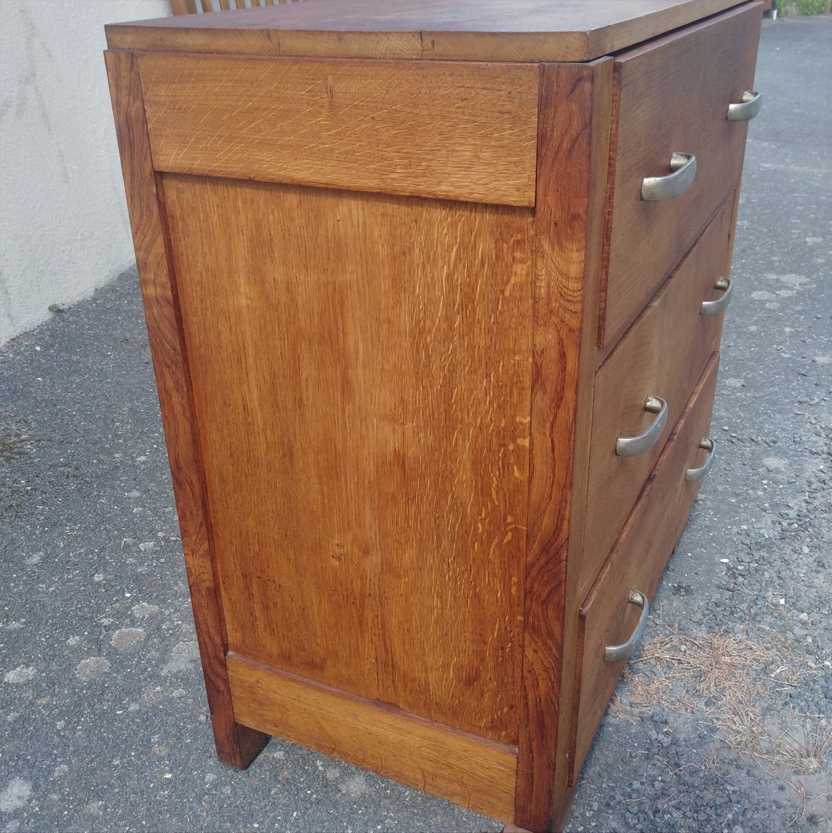 Art deco style chest of drawers
