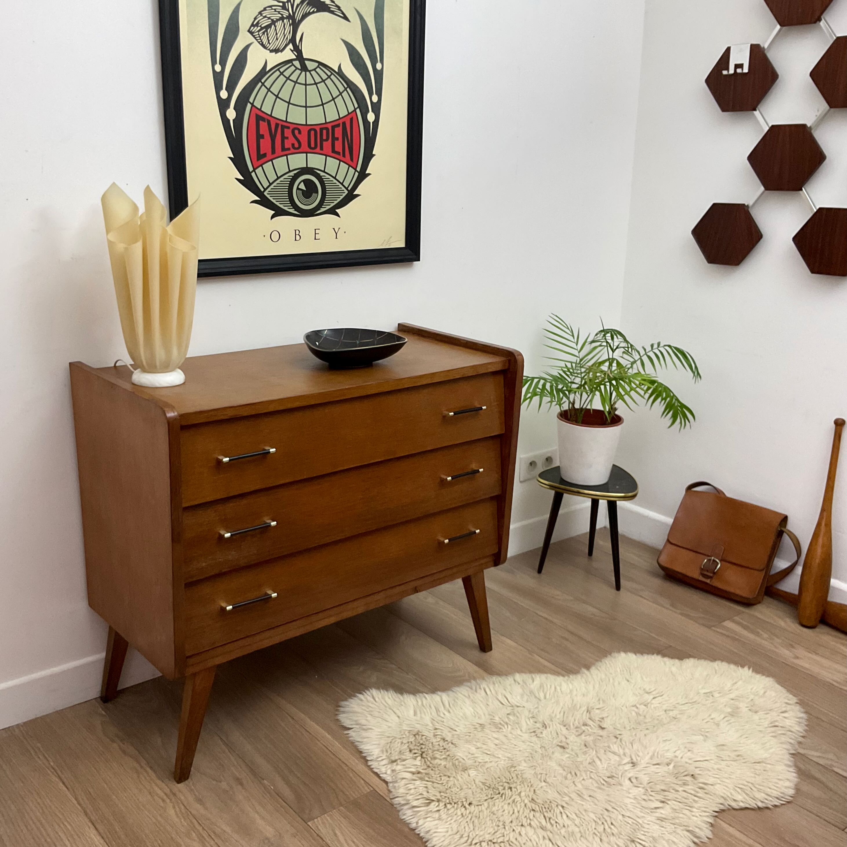 Chest of drawer compass feet