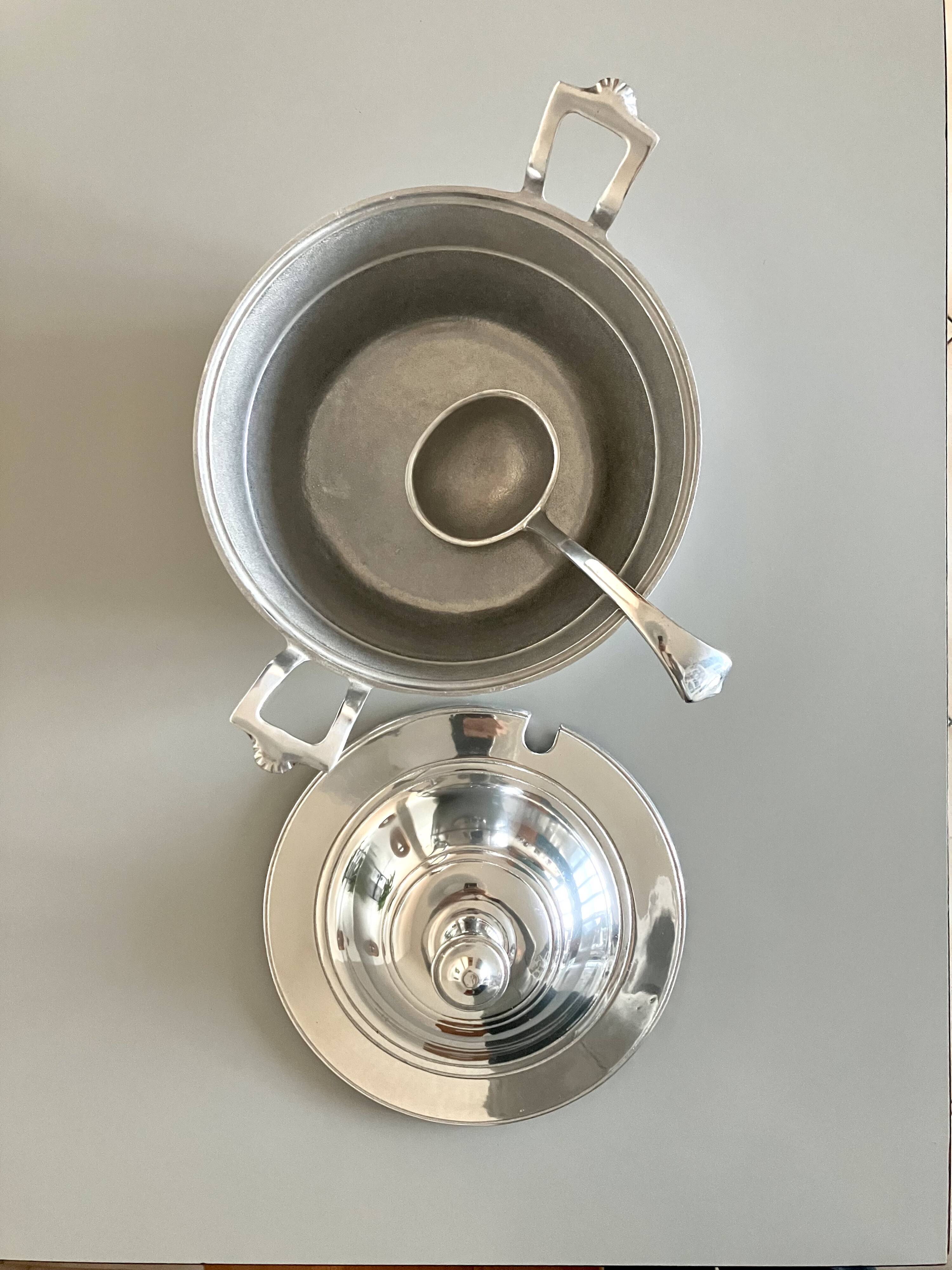 Wilton Armetale metal tureen