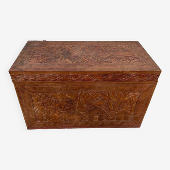 Old solid wood chest Arts indoneo