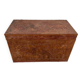 Old solid wood chest Arts indoneo