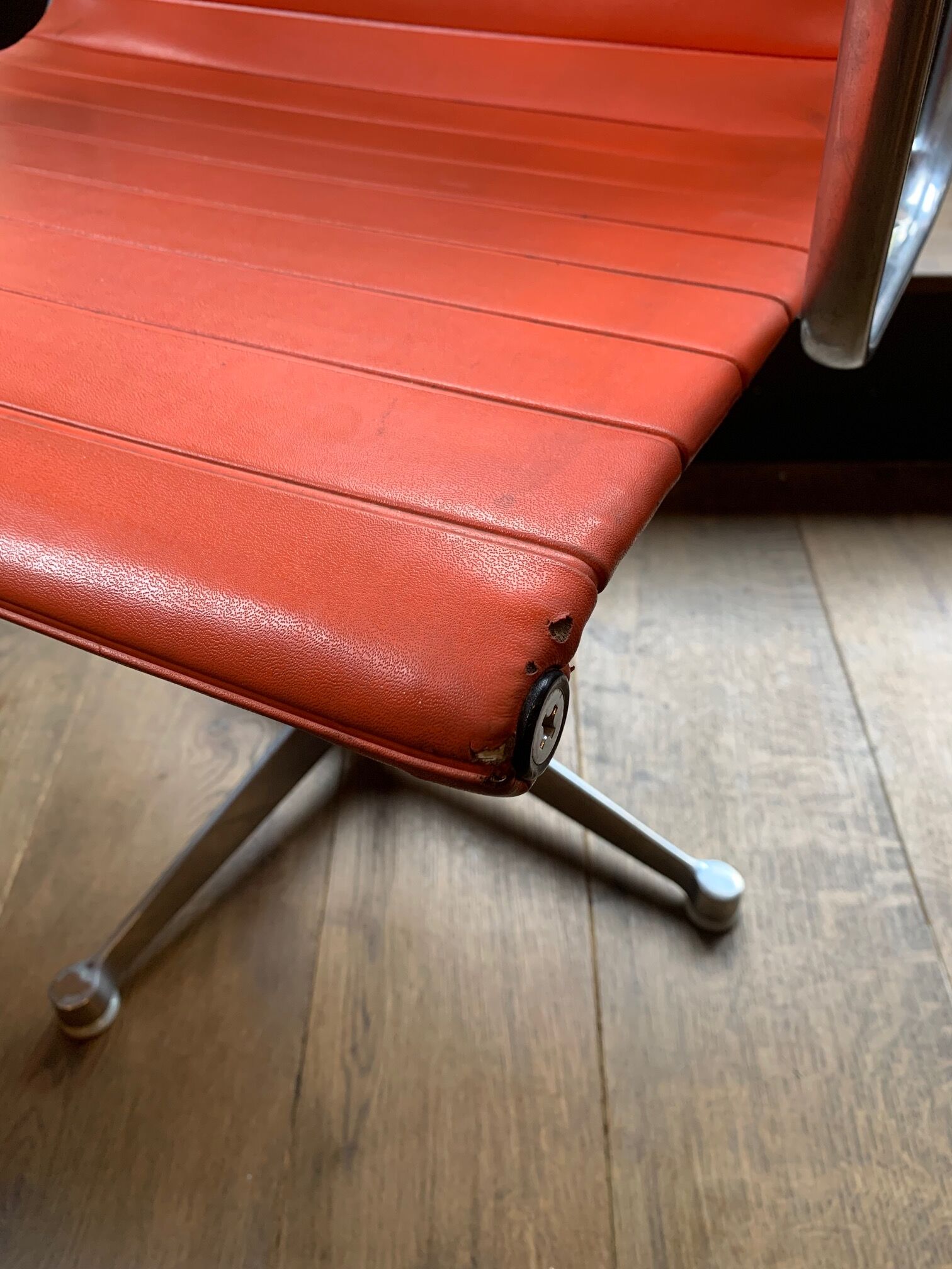 Pair of armchairs by Ray & Charles Eames Herman Miller edition