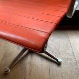 Pair of armchairs by Ray & Charles Eames Herman Miller edition