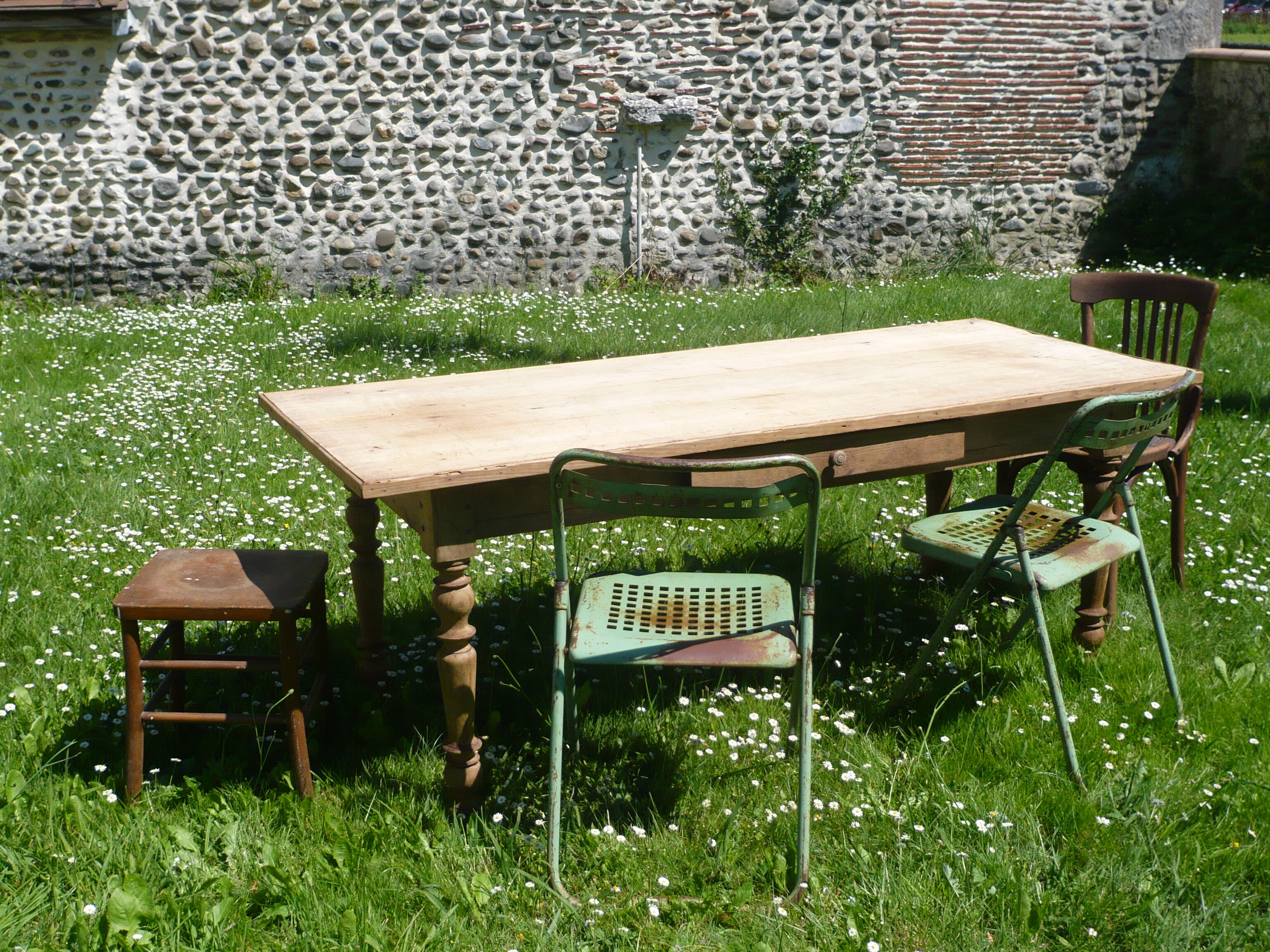 Farm table