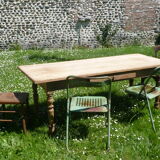Farm table