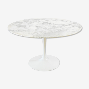 Tulip coffee table by Eero Saarinen for Knoll from the 1960