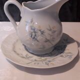 Pot à lait crème et sa soucoupe en fine porcelaine CNP France