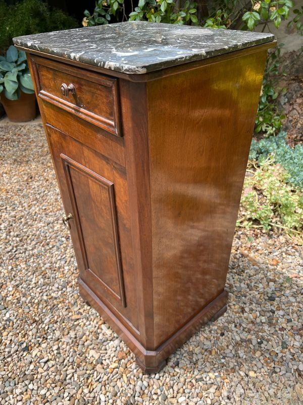 Table de chevet ancienne