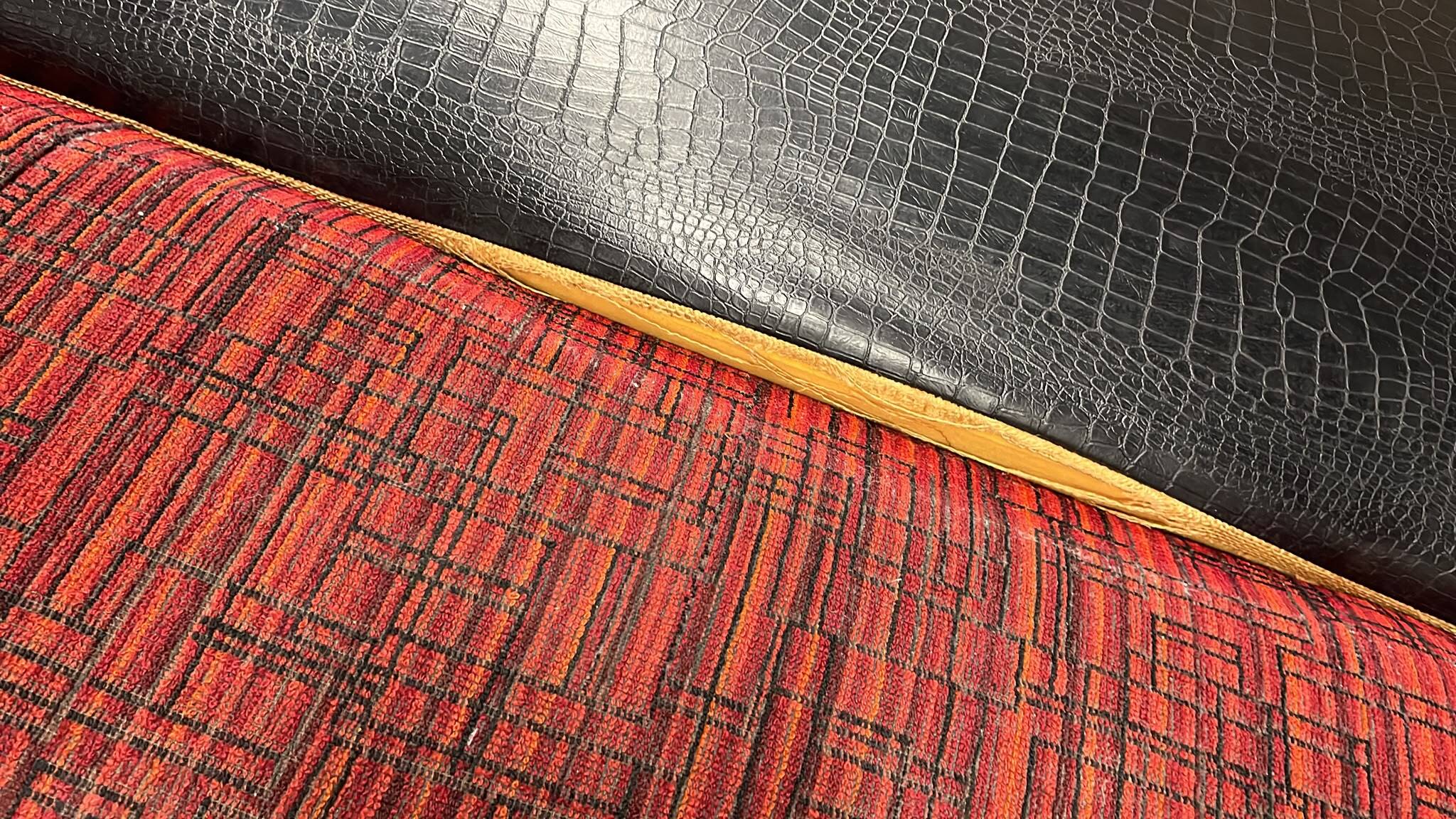 Vintage black and red sofa / three-seater / sofa bed