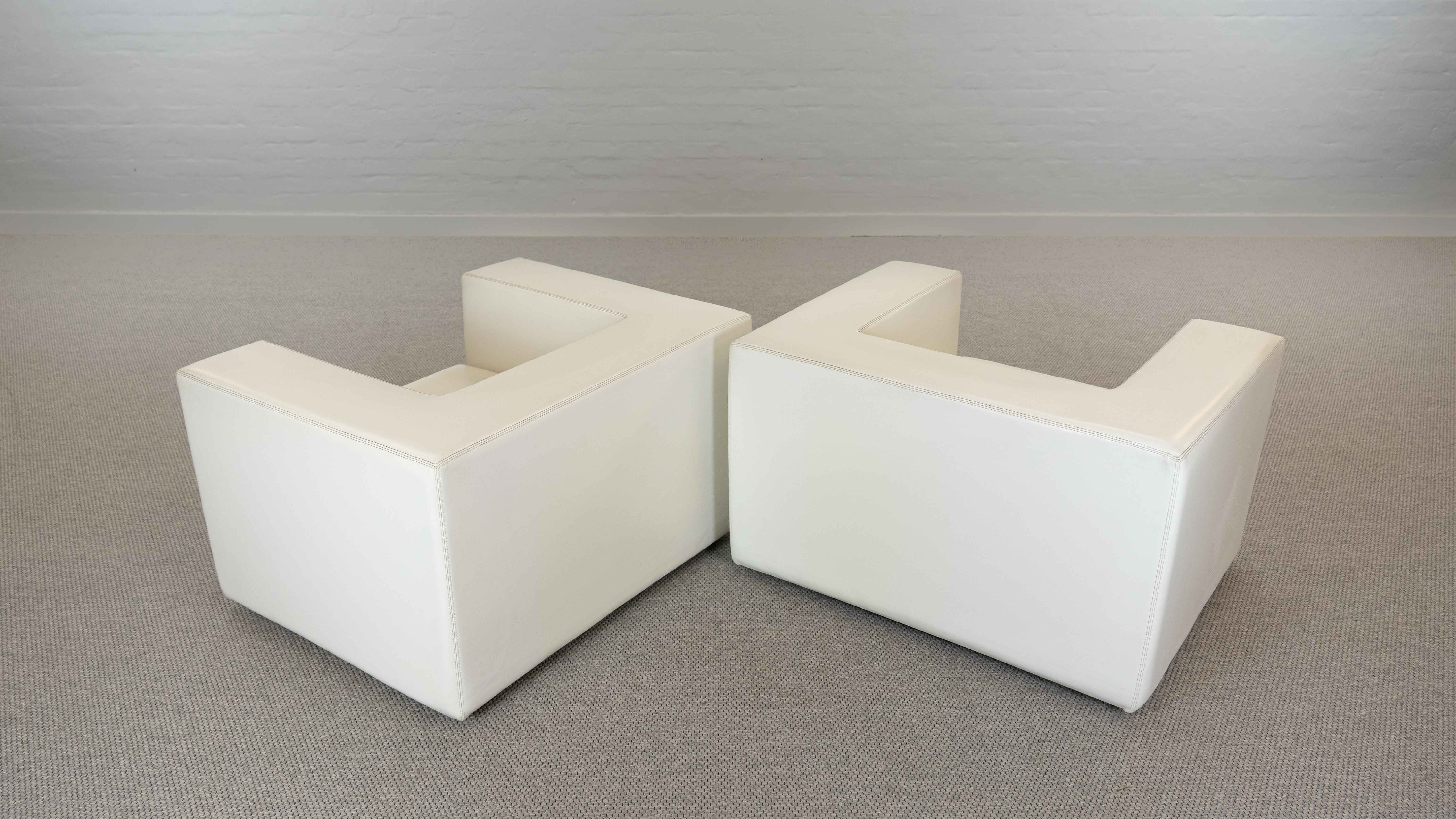 Pair of vintage Throw Away Armchairs by Willie Landels for Zanotta, white Vinyl